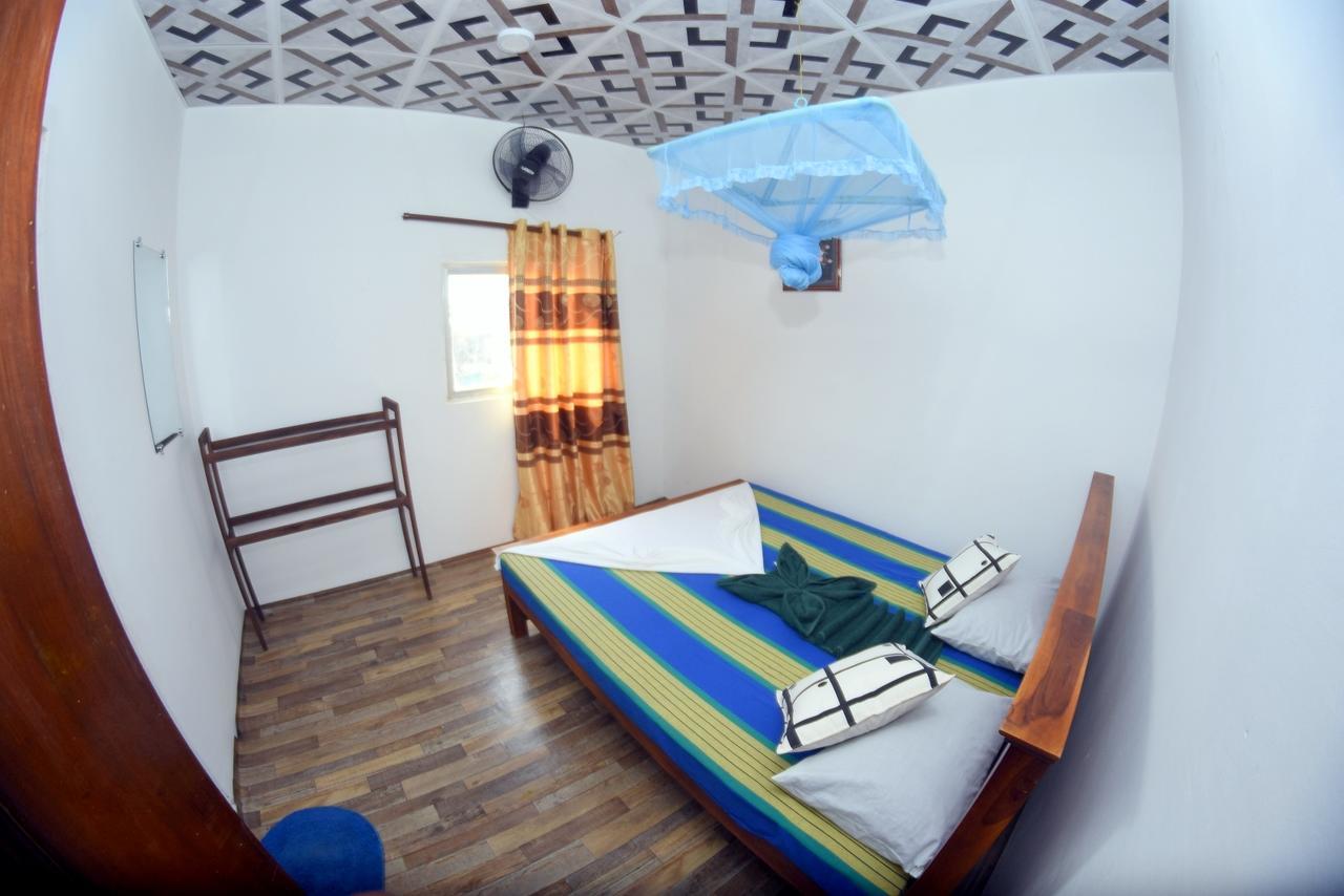 Апартаменты Bluray Beach Негомбо Экстерьер фото
